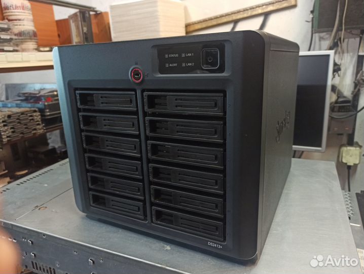 Cетевой накопитель NAS Synology DS2413+