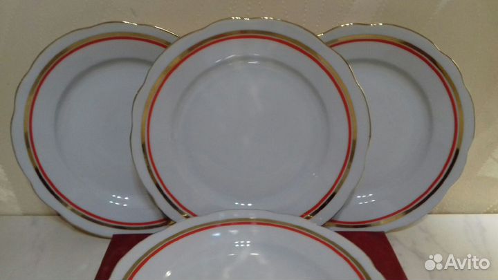 Тарелки обеденные. 5 штук чехословакия. bohemia