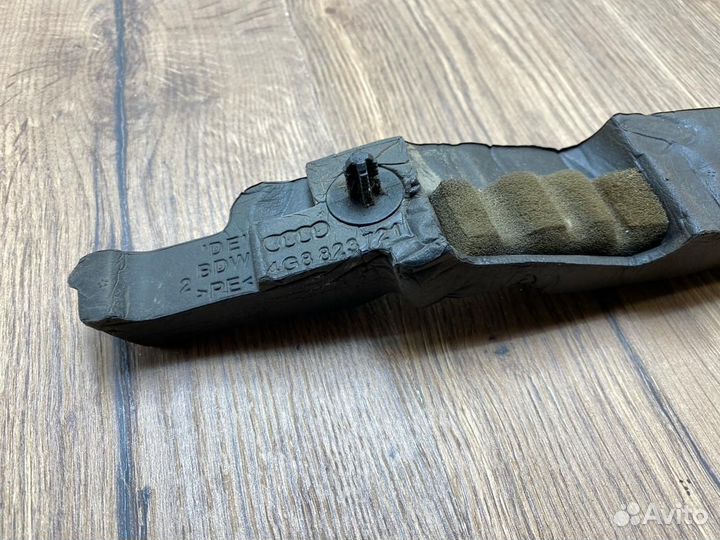 Уплотнительная резинка капота левая Audi A7 4G C7