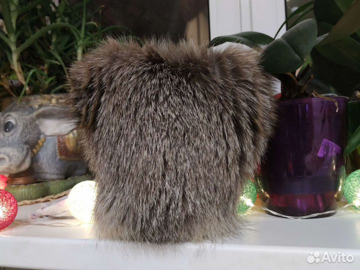 Шапка натуральная новая с ушками