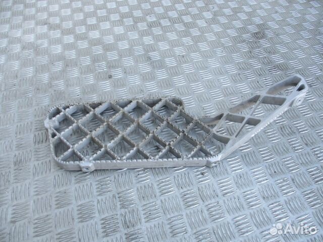 Ступень левая Scania 1535040