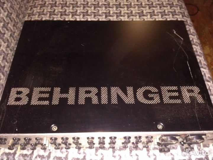 Эквалайзер ламповый behringer