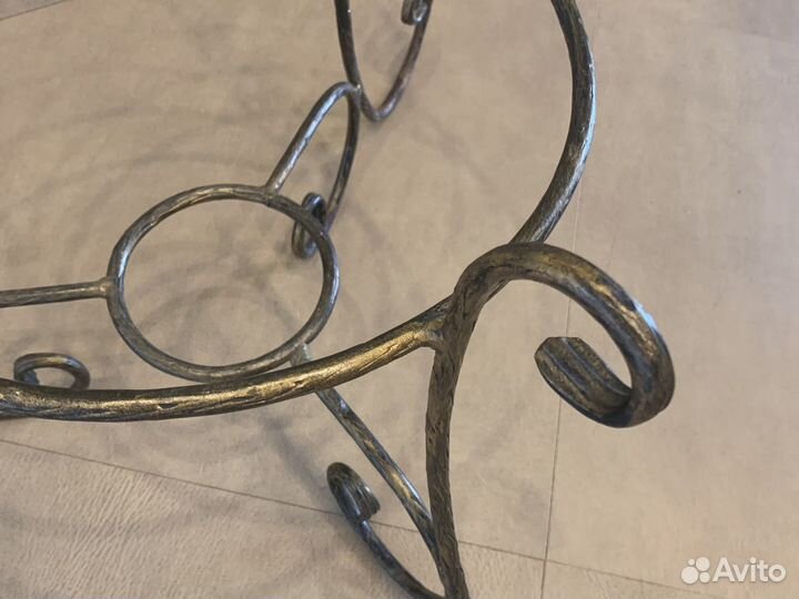 Подставка под цветы кованая