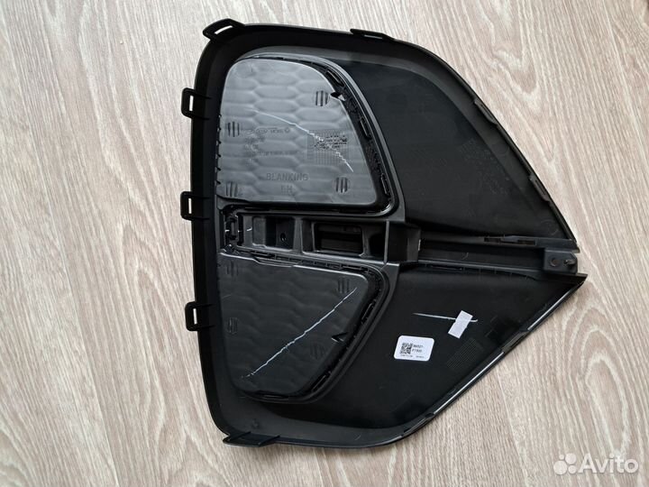 Заглушка бампера передняя левая