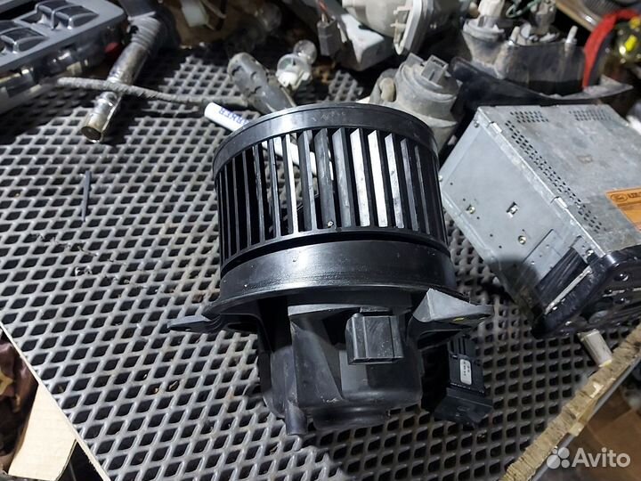 Моторчик печки для Ford Focus 1