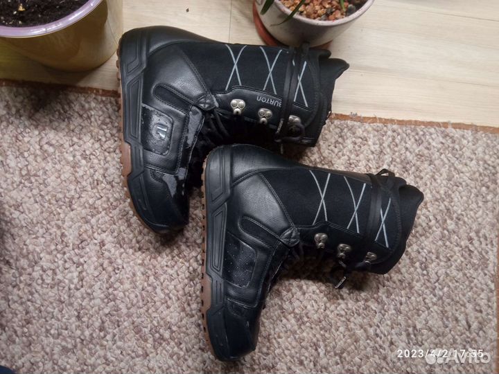 Сноубордические ботинки 42