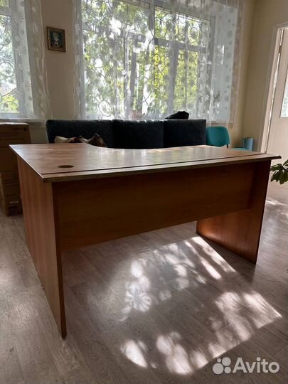 Компьютерный стол