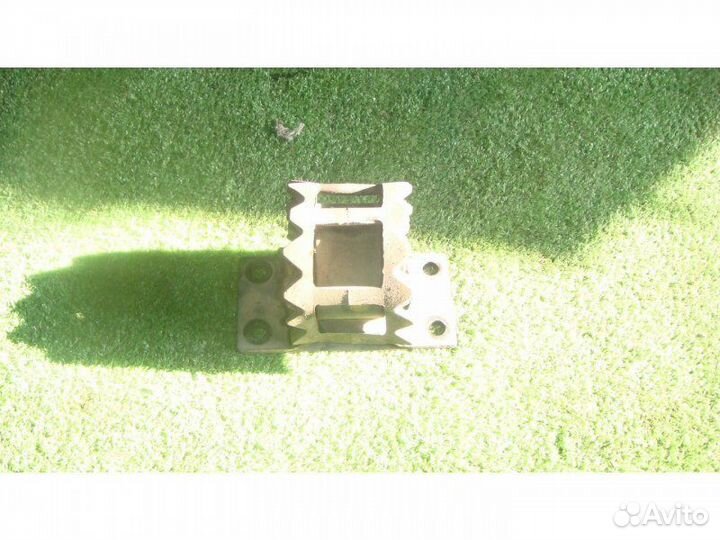 Подушка кпп toyota lite ACE CR42 3C Задн