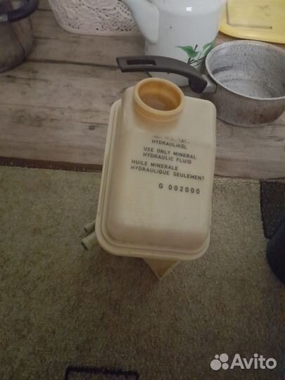 Бачок гура Audi 100 C4