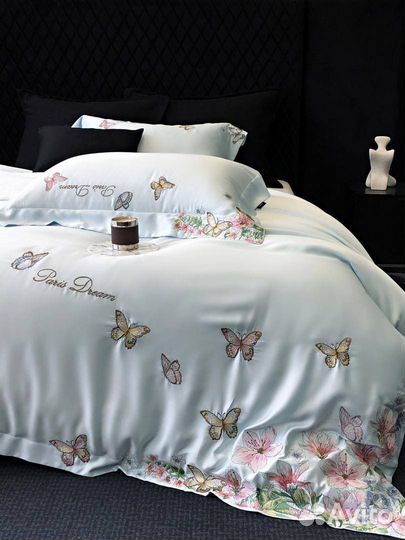 Постельное бельё с вышивкой бабочки blumarine