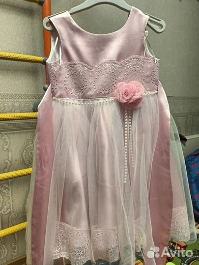Платье праздничное на девочку 116р