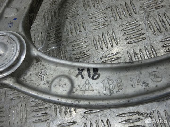 Рычаг передний верхний правый Мерседес 166 292