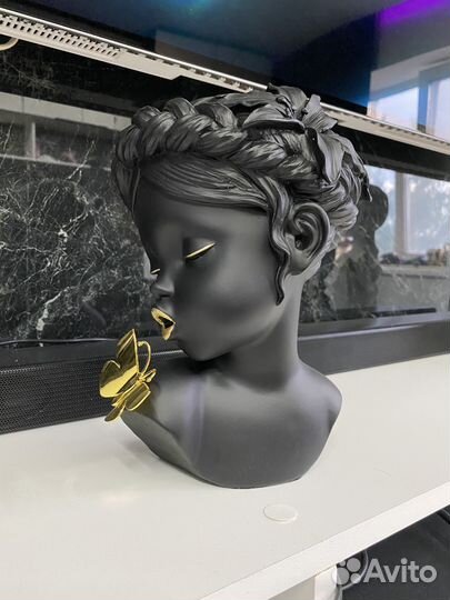 Дизайнерская статуэтка