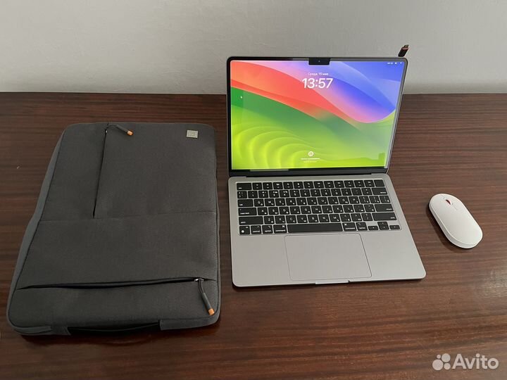 Macbook air 13 m2 8 256