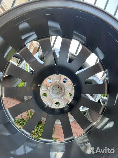 Оригинал Land Rover Range Rover R22 Autobiography