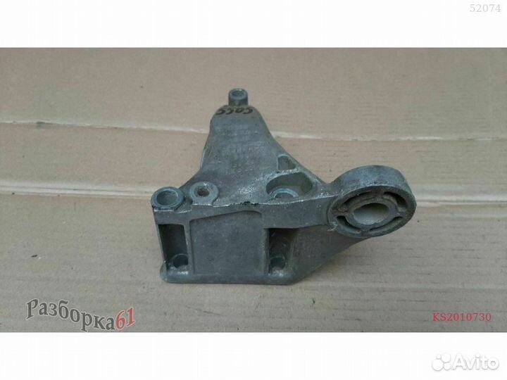 Кронштейн кпп audi A8 D2