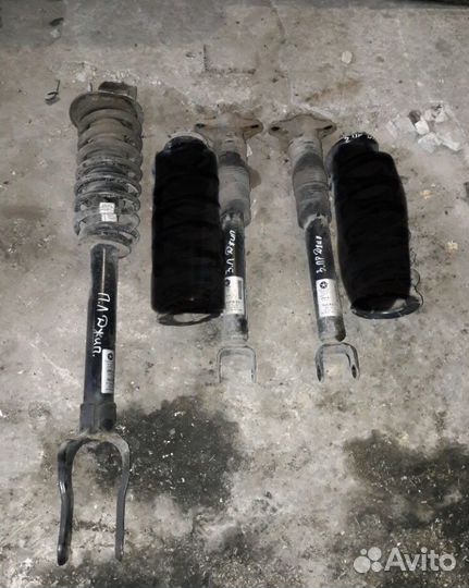 Амортизатор пружина Jeep Grand Cherokee wk2