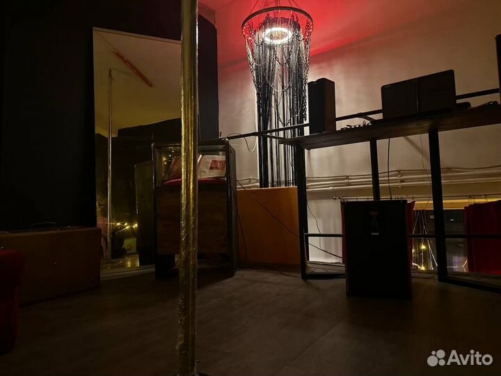 Аренда лофта с пилоном