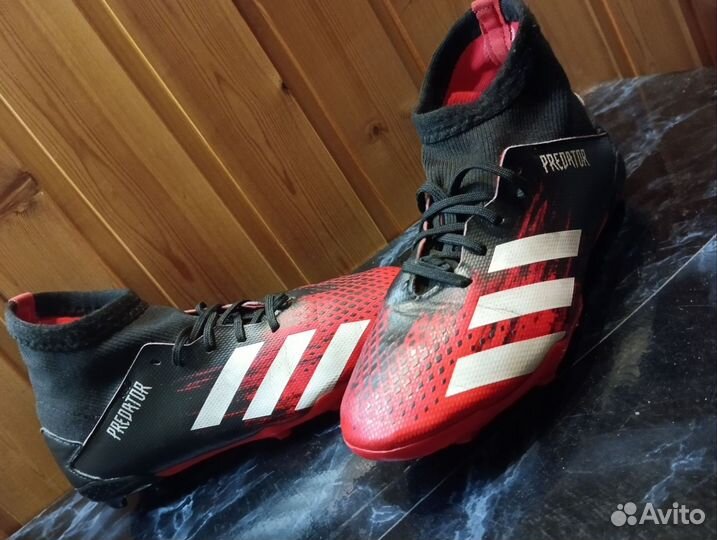 Футбольные бутсы Adidas Predator