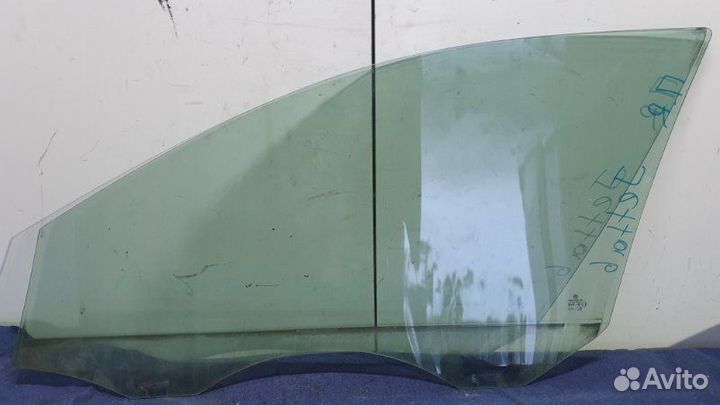 Стекло двери переднее правое Volkswagen Jetta 162