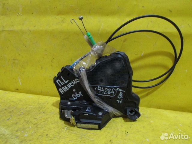 Замок двери Toyota Avensis 250 03-08 г 94284