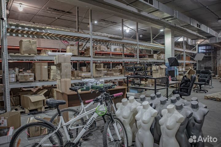 Металлический разборный стеллаж с полками