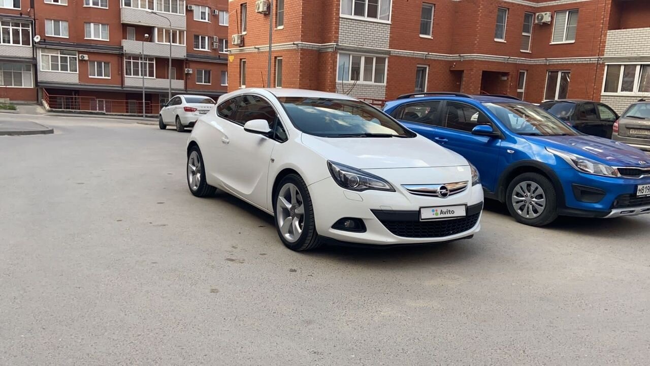 Opel Astra GTC: фото владельца