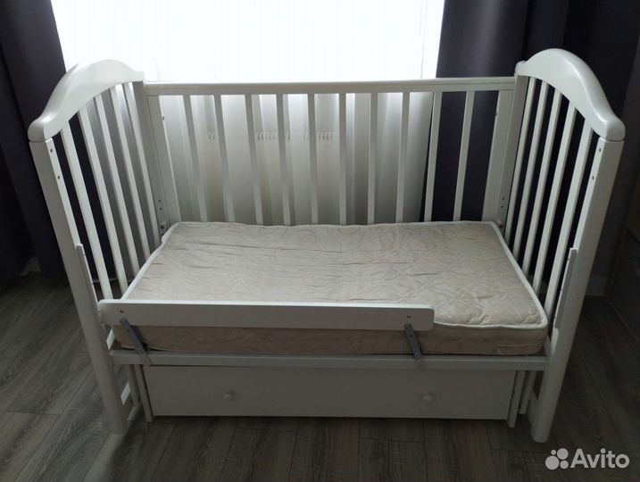 Кровать детская с маятником и ящиком Лель