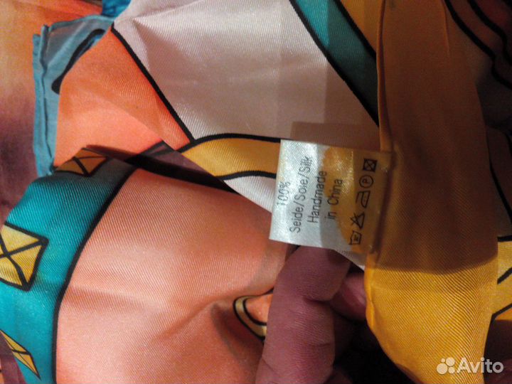 Целая коллекция косынок и платков СССР