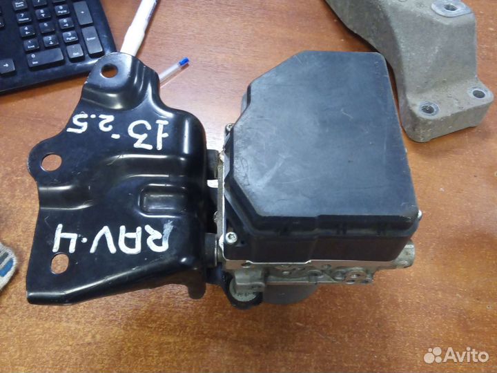 Блок ABS Toyota Rav 4 40 кузов