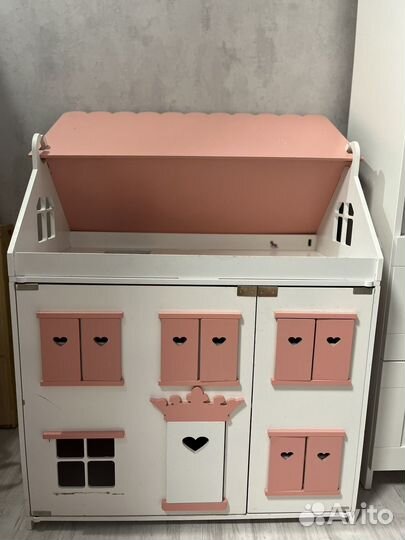 Большой кукольный домик