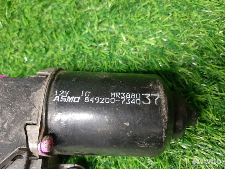 Моторчик стеклоочистителя на Mitsubishi Pajero 3