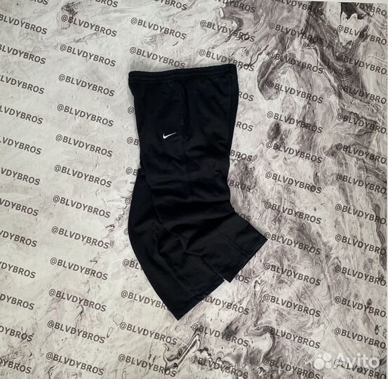 Спортивки Nike с широким выходом