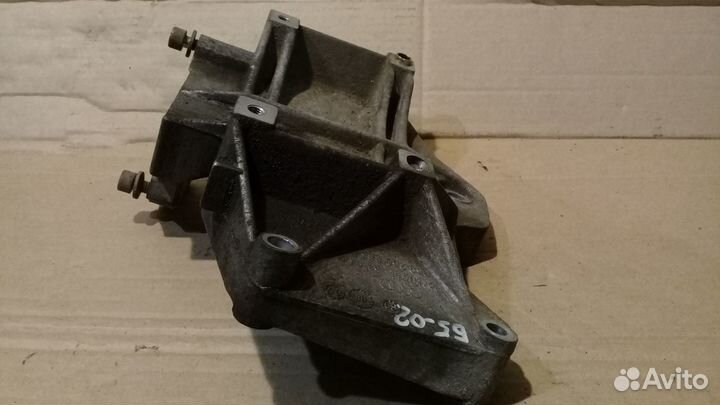 Кронштейн компрессора двс 1.8 Volkswagen Passat B5