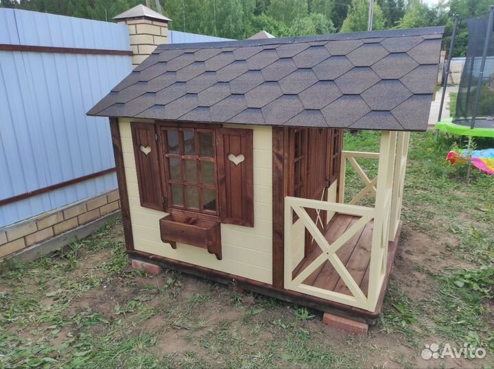 Детский домик для дачи из массива