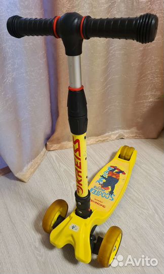 Самокат детский трехколесный