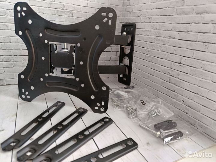 Кронштейн наклонно-поворотный для телевизора