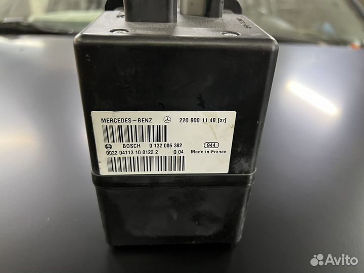 Комррессор центрального замка Mercedes W220 W215