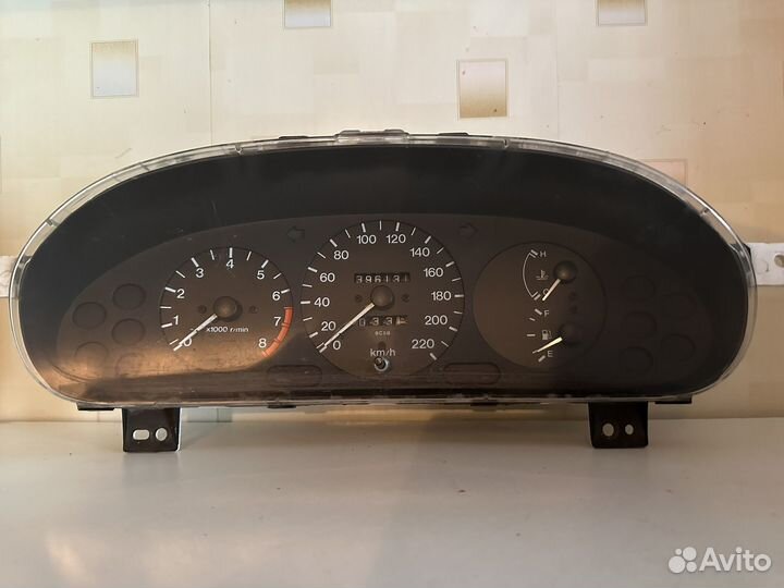 Щиток приборов mazda 323F