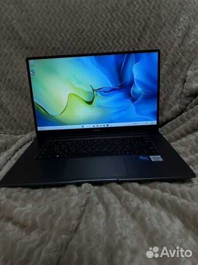 Ноутбук huawei MateBook D15 i3/8GB/256GB Sp/Gr
