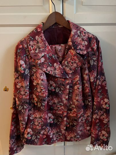 Продаю костюм из ткани дольче габана