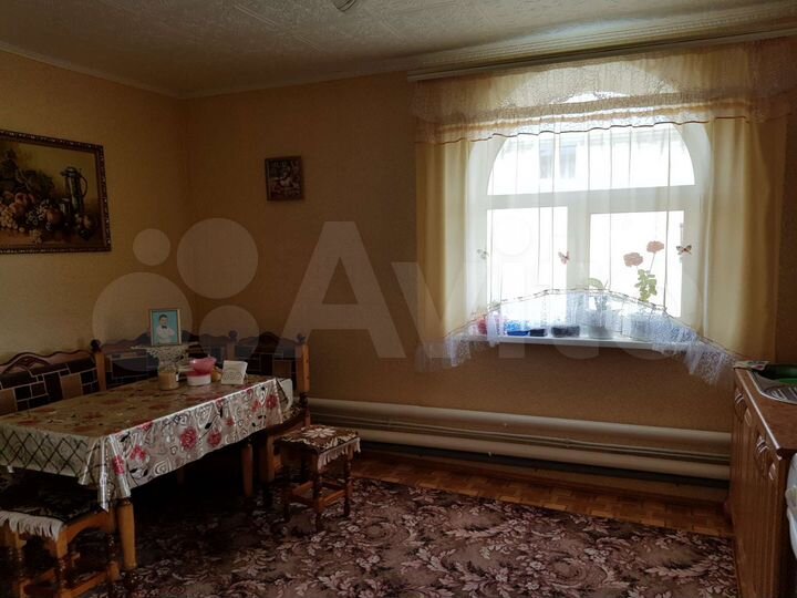 Дом 180 м² на участке 11 сот.