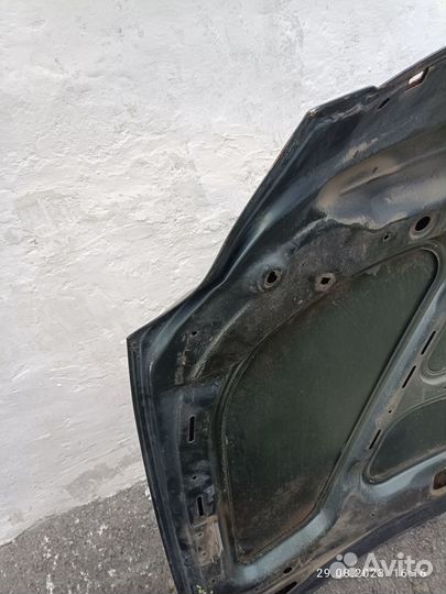 Капот на LADA priora