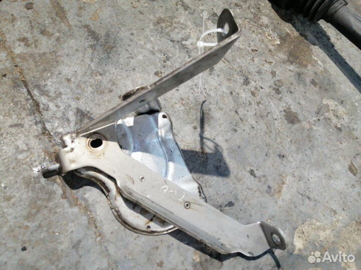 Кронштейн турбины Mercedes Benz C200 W204 271860