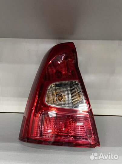 Фонарь задний левый Logan II (скол)