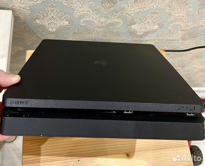 Sony playstation 4 slim