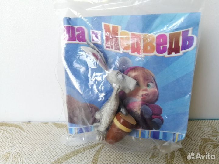 Киндер карамель. Маша и медведь. разные