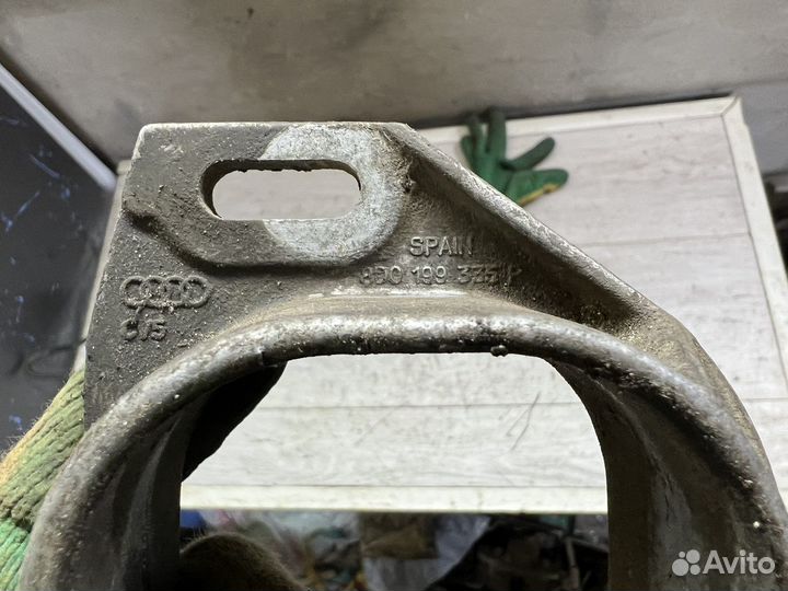 Кронштейн двигателя передний Пассат Б5