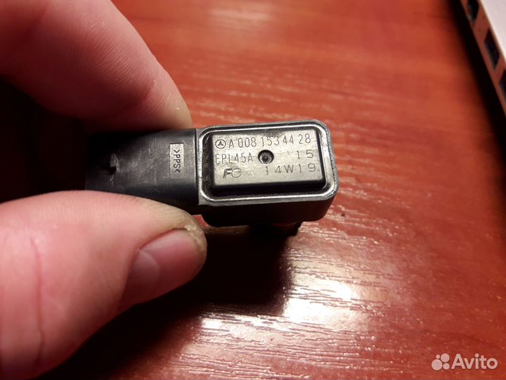Датчик давления очищенного воздуха Mercedes