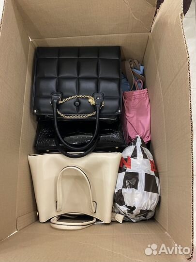 Коробка одежды и сумки